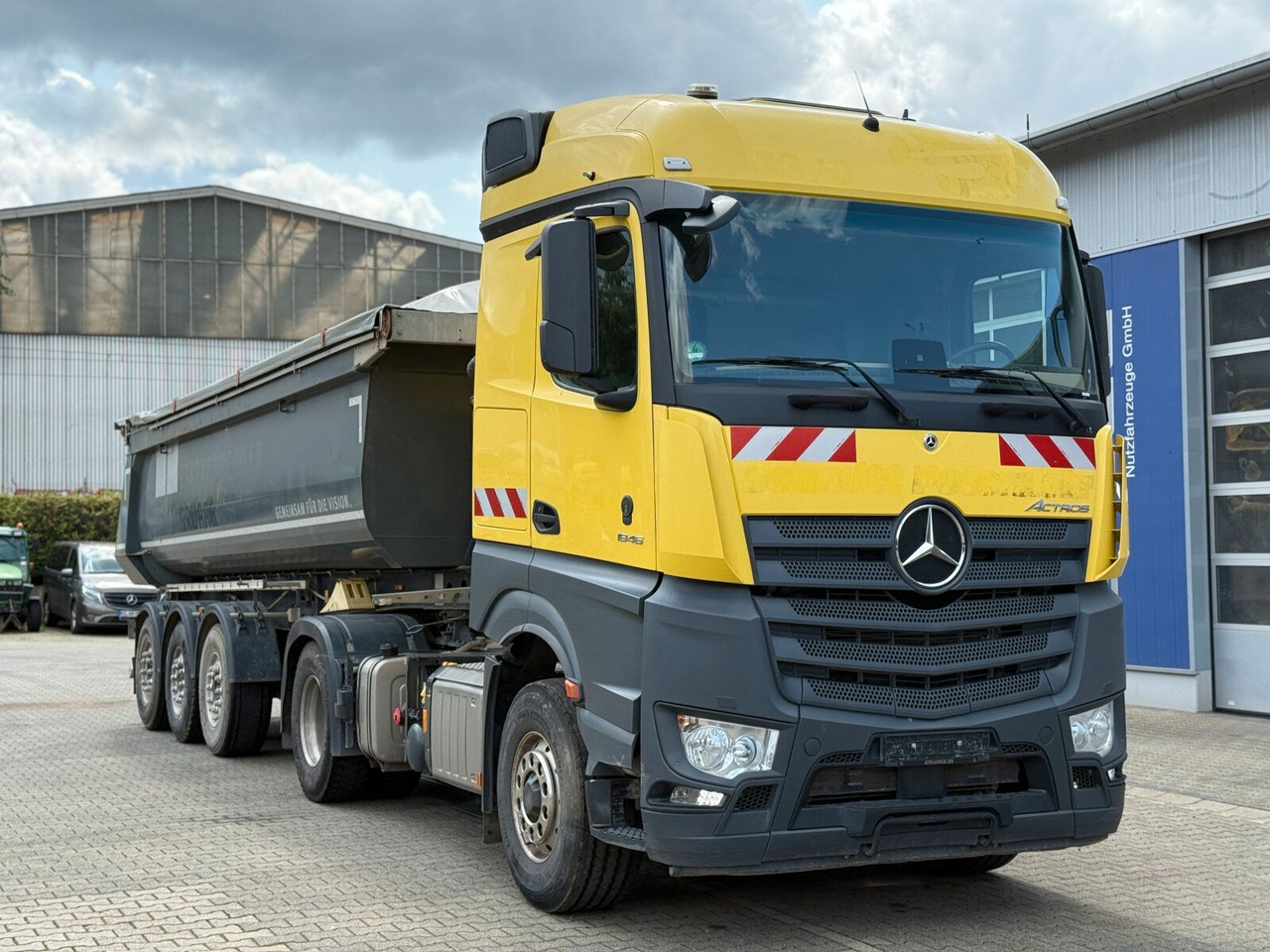Mercedes-Benz ACTROS 1846 4x4 HAD Eur 6 Kipphydraulik Retarder - Nyergesvontató: 1 kép. Mercedes-Benz ACTROS 1846 4x4 HAD Eur 6 Kipphydraulik Retarder - Nyergesvontató: 1 kép.