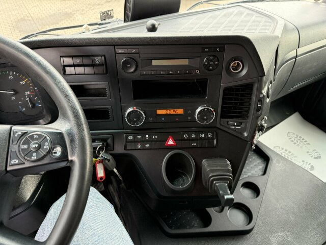 Mercedes-Benz Actros 1843 Sattelzugmaschine 4x2 Kipph. - Nyergesvontató: 3 kép. Mercedes-Benz Actros 1843 Sattelzugmaschine 4x2 Kipph. - Nyergesvontató: 3 kép.