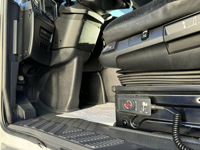 Mercedes-Benz Actros 1845 SZM 4x2 Streamspace *Retarder - Nyergesvontató: 2 kép. Mercedes-Benz Actros 1845 SZM 4x2 Streamspace *Retarder - Nyergesvontató: 2 kép.
