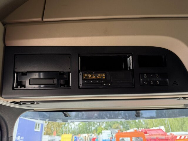 Mercedes-Benz Actros 1846 Euro 6 SZM Retarder - Nyergesvontató: 4 kép. Mercedes-Benz Actros 1846 Euro 6 SZM Retarder - Nyergesvontató: 4 kép.