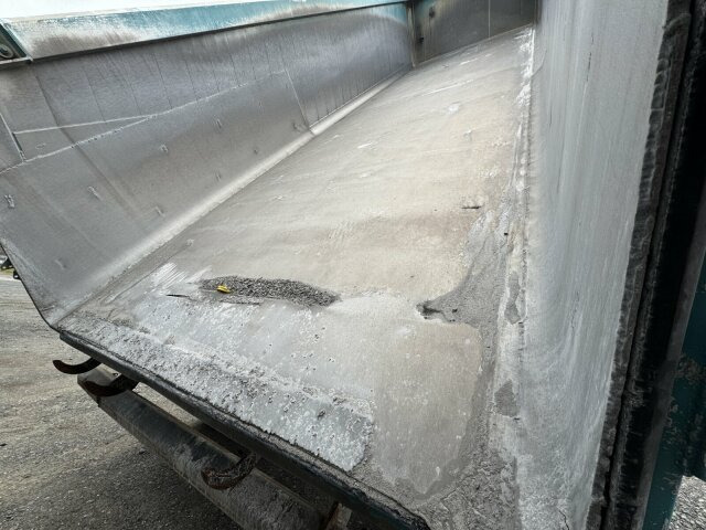 Mercedes-Benz Arocs 1843 4x2 SZM Euro 6 Kipphydraulik - Nyergesvontató: 4 kép. Mercedes-Benz Arocs 1843 4x2 SZM Euro 6 Kipphydraulik - Nyergesvontató: 4 kép.