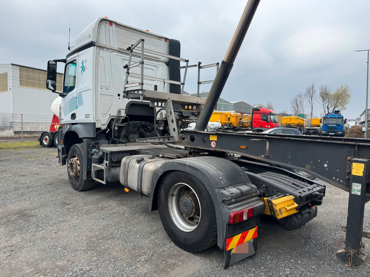 Mercedes-Benz Arocs 1843 4x2 SZM Euro 6 Kipphydraulik - Nyergesvontató: 5 kép. Mercedes-Benz Arocs 1843 4x2 SZM Euro 6 Kipphydraulik - Nyergesvontató: 5 kép.