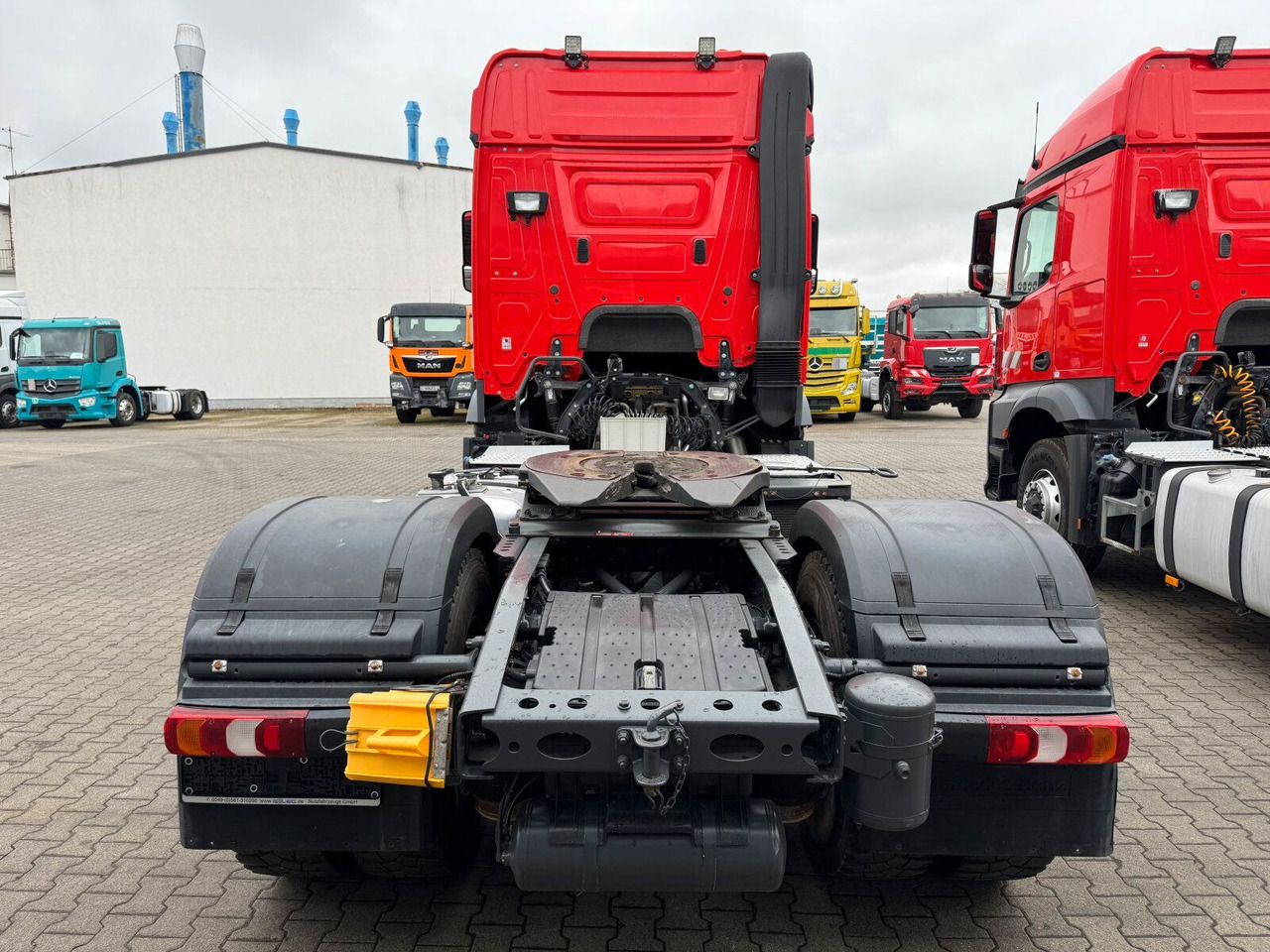 Mercedes-Benz Arocs 1845 LS 4x4 HAD *Kipphyd. Euro6 Blatt/Luft - Nyergesvontató: 4 kép. Mercedes-Benz Arocs 1845 LS 4x4 HAD *Kipphyd. Euro6 Blatt/Luft - Nyergesvontató: 4 kép.
