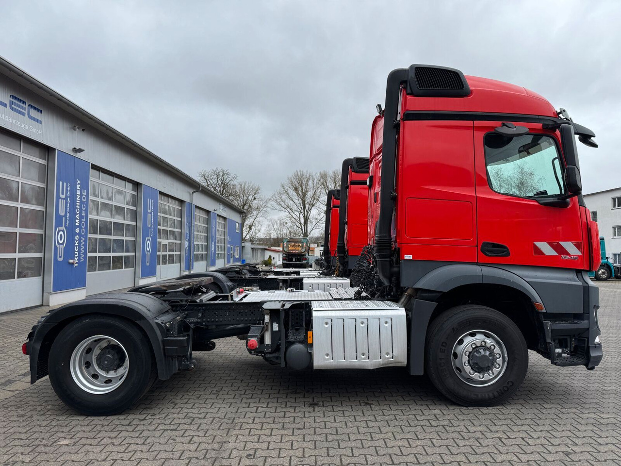 Mercedes-Benz Arocs 1845 LS 4x4 HAD *Kipphyd. Euro6 Blatt/Luft - Nyergesvontató: 3 kép. Mercedes-Benz Arocs 1845 LS 4x4 HAD *Kipphyd. Euro6 Blatt/Luft - Nyergesvontató: 3 kép.