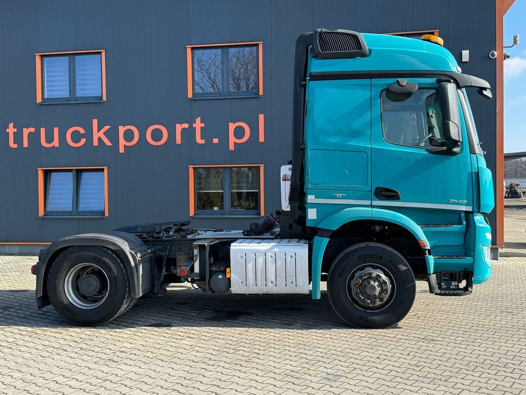 Mercedes-Benz Arocs 2142 4x4H SZM Euro 6 Kipphydraulik - Nyergesvontató: 4 kép. Mercedes-Benz Arocs 2142 4x4H SZM Euro 6 Kipphydraulik - Nyergesvontató: 4 kép.