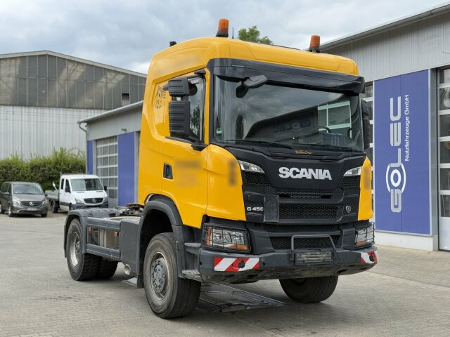 Scania G450 XT 4x4 Euro 6 SZM Kipphydraulik Blatt/ Luft - Nyergesvontató: 1 kép. Scania G450 XT 4x4 Euro 6 SZM Kipphydraulik Blatt/ Luft - Nyergesvontató: 1 kép.