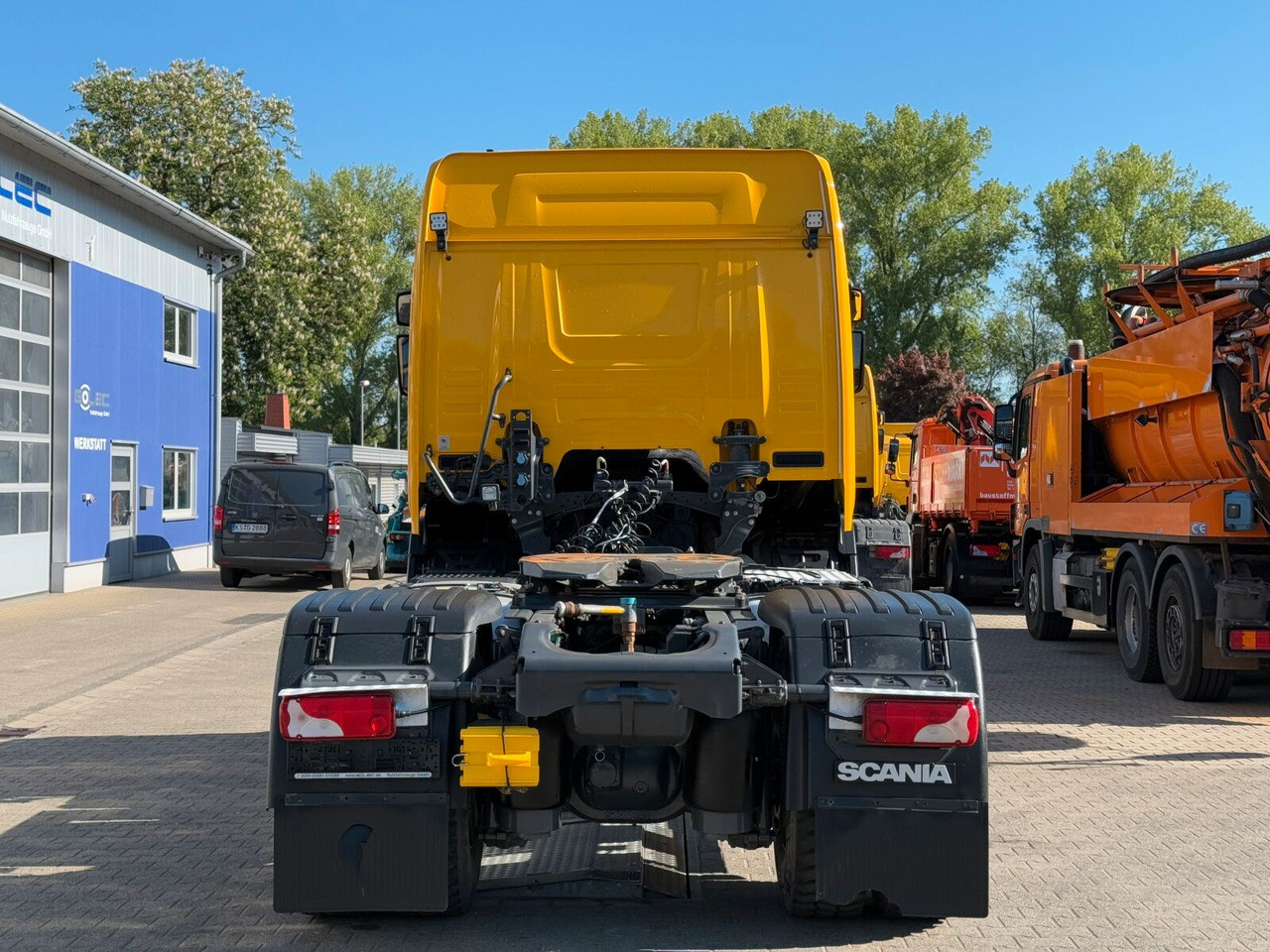 Scania G450 XT 4x4 Euro 6 SZM Kipphydraulik Blatt/ Luft - Nyergesvontató: 4 kép. Scania G450 XT 4x4 Euro 6 SZM Kipphydraulik Blatt/ Luft - Nyergesvontató: 4 kép.