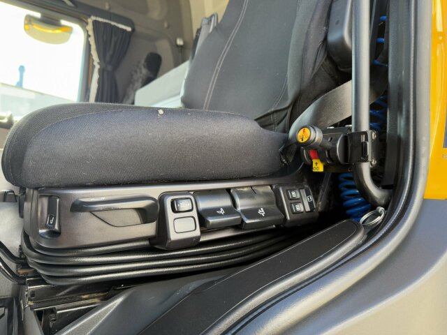 Scania G450 XT 4x4 Euro 6 SZM Kipphydraulik Blatt/ Luft - Nyergesvontató: 5 kép. Scania G450 XT 4x4 Euro 6 SZM Kipphydraulik Blatt/ Luft - Nyergesvontató: 5 kép.