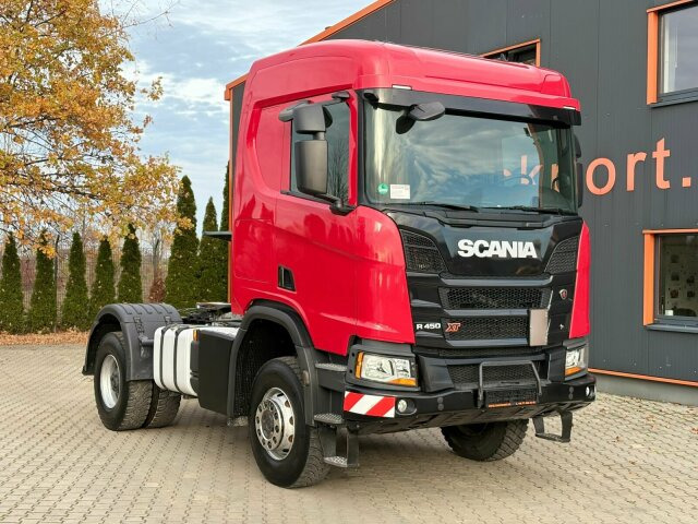 Scania R450 4x4 Euro 6 SZM Kipphydraulik Blatt/ Blatt - Nyergesvontató: 1 kép. Scania R450 4x4 Euro 6 SZM Kipphydraulik Blatt/ Blatt - Nyergesvontató: 1 kép.