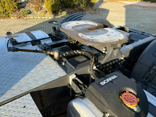 Scania R460 4x2 SZM Kipphydraulik Blatt/ Luft Retarder - Nyergesvontató: 2 kép. Scania R460 4x2 SZM Kipphydraulik Blatt/ Luft Retarder - Nyergesvontató: 2 kép.