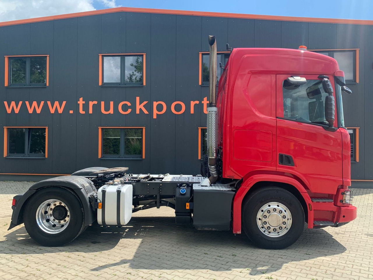 Scania R500 XT 4x2 Euro 6 SZM Kipphydraulik Blatt/ Luft - Nyergesvontató: 2 kép. Scania R500 XT 4x2 Euro 6 SZM Kipphydraulik Blatt/ Luft - Nyergesvontató: 2 kép.