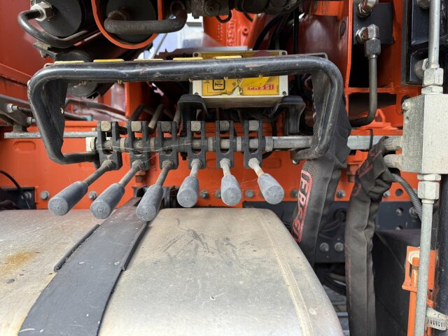 Renault Premium Lander Pritsche mit Kran FASSI - Darus autó, Platós teherautó: 4 kép. Renault Premium Lander Pritsche mit Kran FASSI - Darus autó, Platós teherautó: 4 kép.