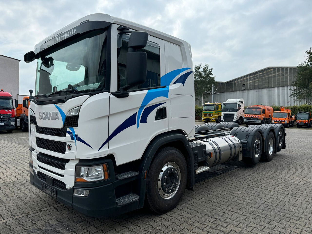 Scania G 410 B8x2*6 NB LNG Fahrgestell Nebenantrieb - Alvaz teherautó, Darus autó: 2 kép. Scania G 410 B8x2*6 NB LNG Fahrgestell Nebenantrieb - Alvaz teherautó, Darus autó: 2 kép.