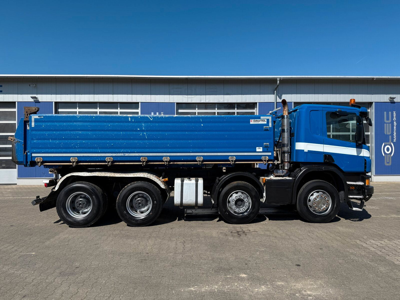 Scania P 410 8x4 Dreiseitenkipper DAUTEL - Billenőplatós teherautó: 3 kép. Scania P 410 8x4 Dreiseitenkipper DAUTEL - Billenőplatós teherautó: 3 kép.