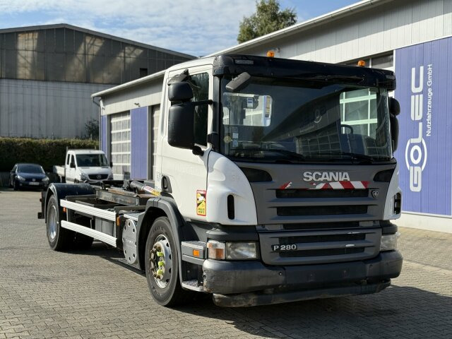 Scania P280 4x2 Abrollkipper Palfinger Knickhaken T15A - Horgos rakodó teherautó: 1 kép. Scania P280 4x2 Abrollkipper Palfinger Knickhaken T15A - Horgos rakodó teherautó: 1 kép.