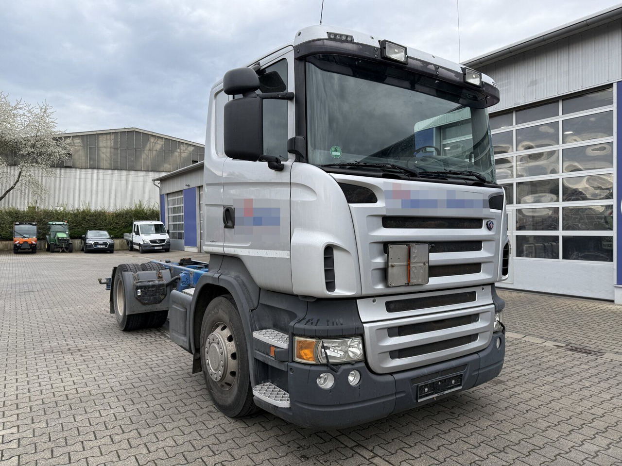 Scania R 420 Tankwagen ADR Fahrgestell Retarder Volluft - Tartályos teherautó: 1 kép. Scania R 420 Tankwagen ADR Fahrgestell Retarder Volluft - Tartályos teherautó: 1 kép.
