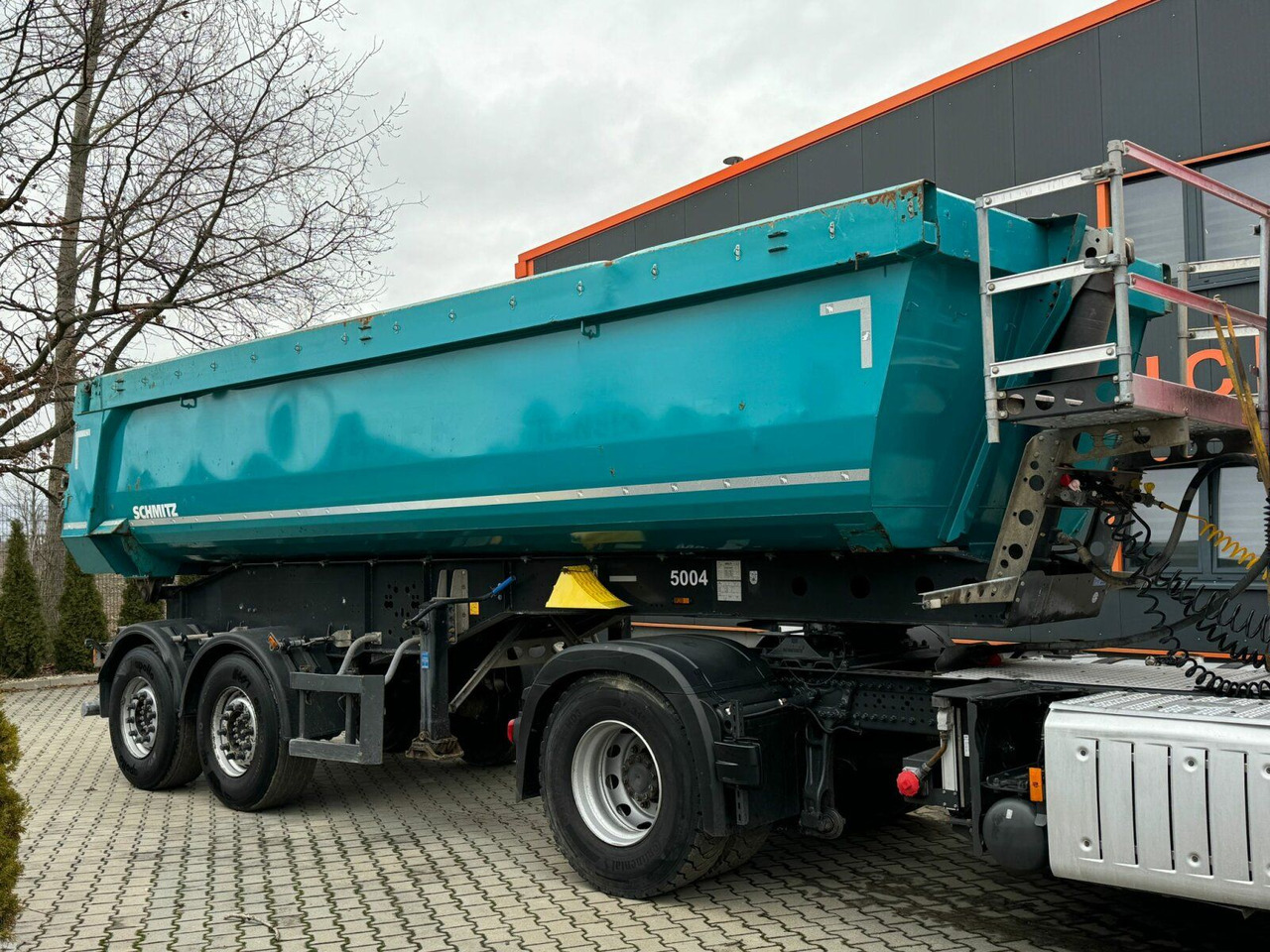 Schmitz Cargobull Cargobull SKI 18 SL7.2 Kippauflieger 2 Achs - Félpótkocsi billenőplatós: 1 kép. Schmitz Cargobull Cargobull SKI 18 SL7.2 Kippauflieger 2 Achs - Félpótkocsi billenőplatós: 1 kép.