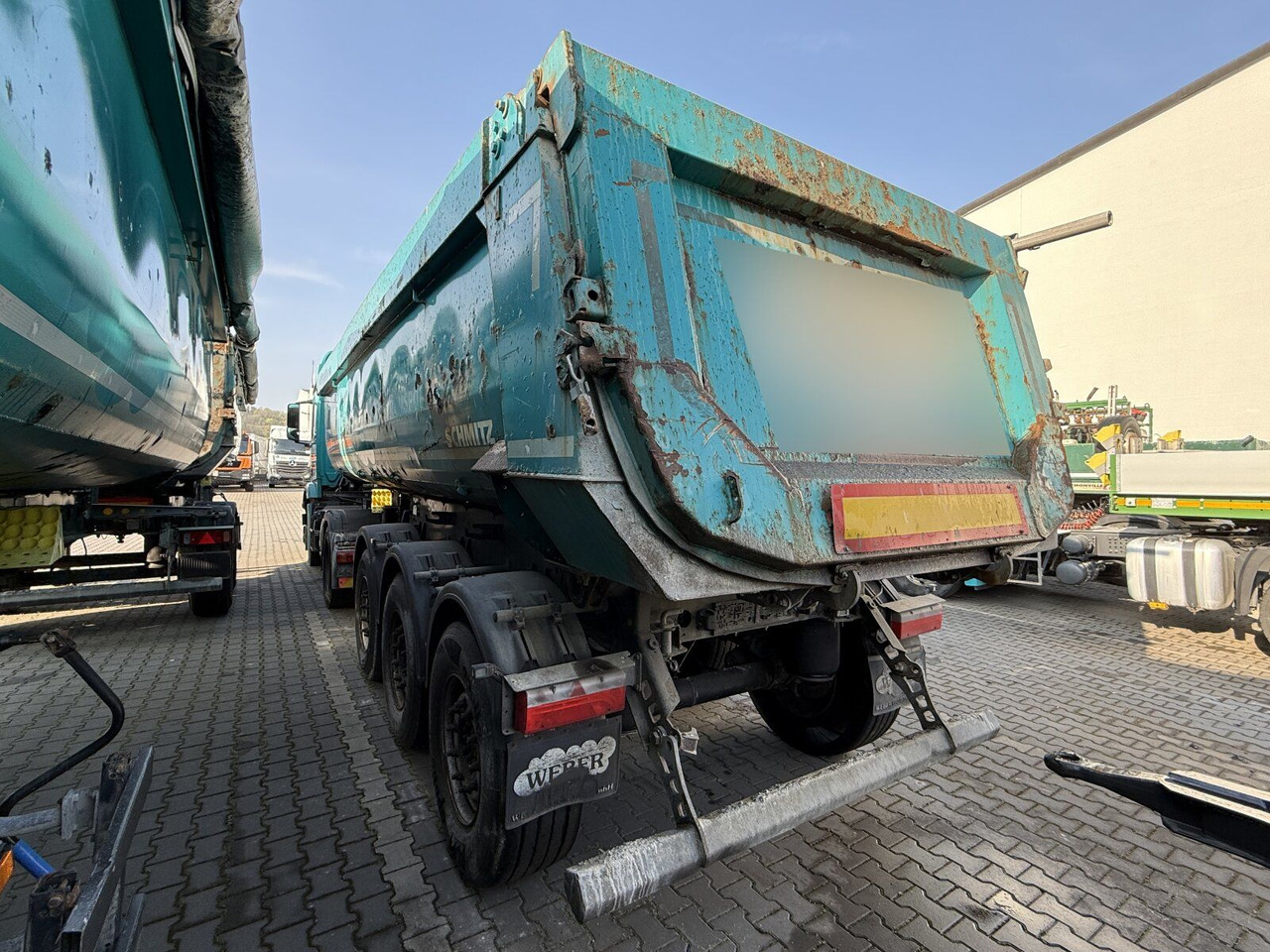 Schmitz Cargobull Cargobull SKI 24 SL7.2 Kippauflieger 3 Achs - Félpótkocsi billenőplatós: 5 kép. Schmitz Cargobull Cargobull SKI 24 SL7.2 Kippauflieger 3 Achs - Félpótkocsi billenőplatós: 5 kép.
