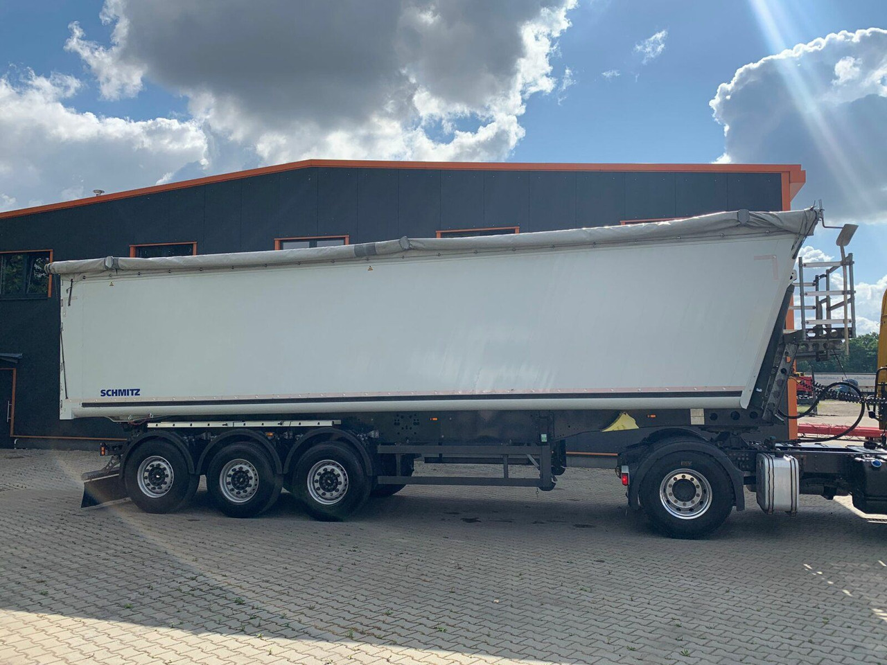 Schmitz Cargobull SCB S3D 10VLN Kippauflieger 52m3 - Félpótkocsi billenőplatós: 3 kép. Schmitz Cargobull SCB S3D 10VLN Kippauflieger 52m3 - Félpótkocsi billenőplatós: 3 kép.