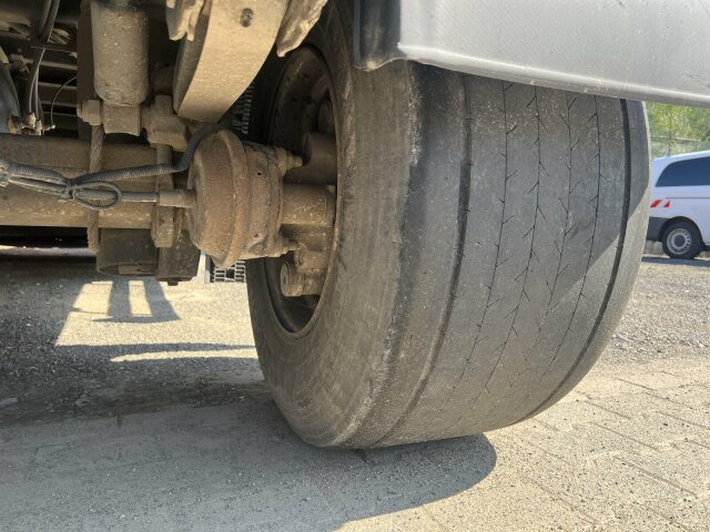 Schwarzmüller DB Plattform - Platós pótkocsi: 4 kép. Schwarzmüller DB Plattform - Platós pótkocsi: 4 kép.