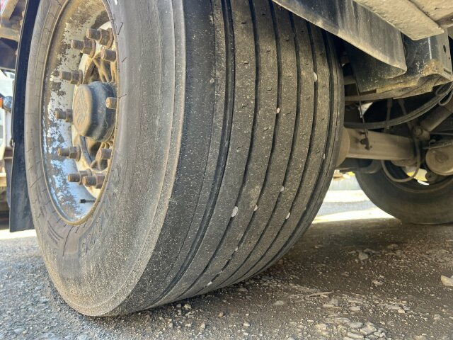 Schwarzmüller DB Plattform - Platós pótkocsi: 2 kép. Schwarzmüller DB Plattform - Platós pótkocsi: 2 kép.