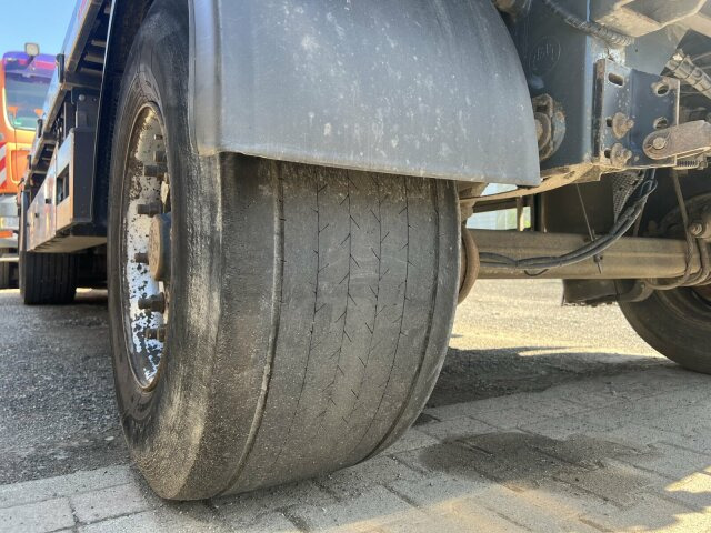 Schwarzmüller DB Plattform - Platós pótkocsi: 3 kép. Schwarzmüller DB Plattform - Platós pótkocsi: 3 kép.