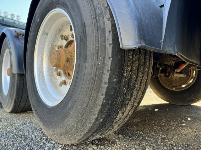 Schwarzmüller HS 3/E Langmaterial Holz 3 Achse 35.000 Kg - Rönkszállító félpótkocsi: 4 kép. Schwarzmüller HS 3/E Langmaterial Holz 3 Achse 35.000 Kg - Rönkszállító félpótkocsi: 4 kép.