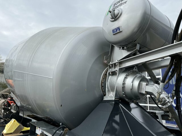 Schwing Stetter Betonmischer Auflieger 10 m³ - Betonkeverő félpótkocsi: 2 kép. Schwing Stetter Betonmischer Auflieger 10 m³ - Betonkeverő félpótkocsi: 2 kép.