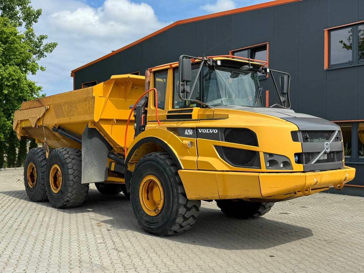 Volvo A25G Dumper 22,5 Ton 11.361 Stunden Volvo A25G Dumper 22,5 Ton 11.361 Stunden - Csuklós dömper: 1 kép. Volvo A25G Dumper 22,5 Ton 11.361 Stunden Volvo A25G Dumper 22,5 Ton 11.361 Stunden - Csuklós dömper: 1 kép.