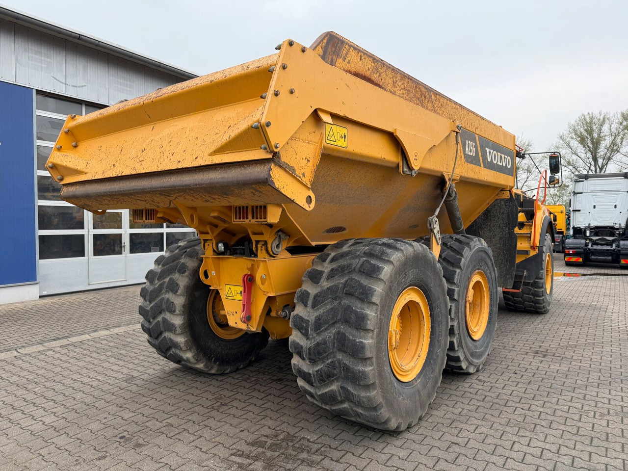 Volvo A25G Dumper 22,7 Ton 2.957 Stunden - Billenőplatós teherautó: 5 kép. Volvo A25G Dumper 22,7 Ton 2.957 Stunden - Billenőplatós teherautó: 5 kép.