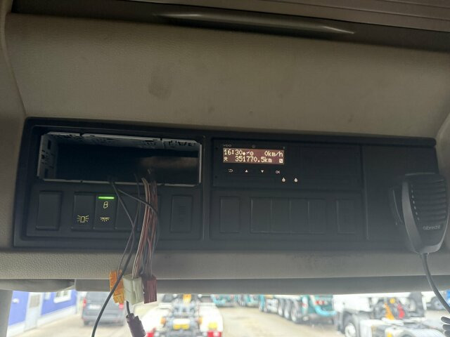 Volvo FMX 500 6x4 Kipper mit Kran Atlas 172.3E - A4 - Billenőplatós teherautó, Darus autó: 4 kép. Volvo FMX 500 6x4 Kipper mit Kran Atlas 172.3E - A4 - Billenőplatós teherautó, Darus autó: 4 kép.