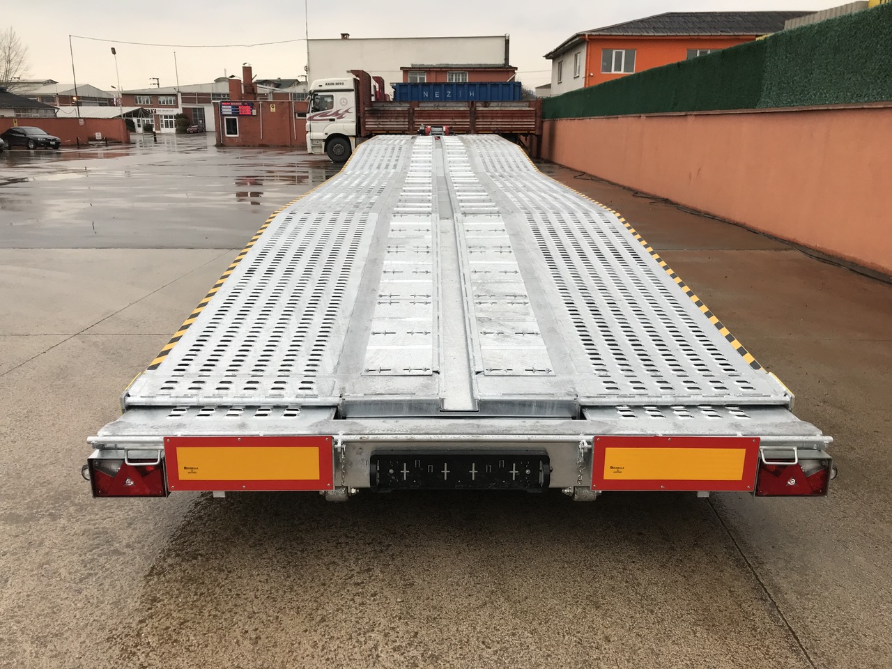 KALEPAR KLP 119V3 Car/Caravan/Van/Mobilehome Transporter - Félpótkocsi autószállító: 2 kép. KALEPAR KLP 119V3 Car/Caravan/Van/Mobilehome Transporter - Félpótkocsi autószállító: 2 kép.