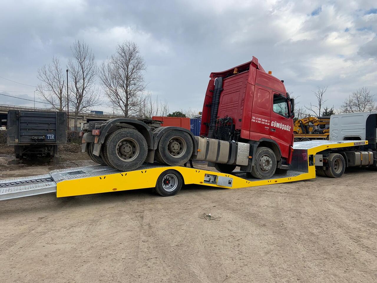 KALEPAR LKW/TRUCK TRANSPORTER - Félpótkocsi autószállító: 3 kép. KALEPAR LKW/TRUCK TRANSPORTER - Félpótkocsi autószállító: 3 kép.