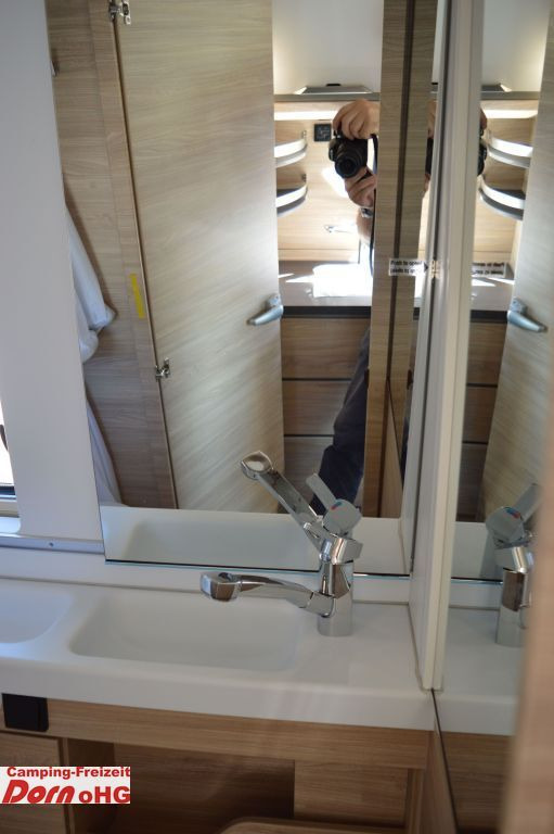 Kempingautó Knaus BoxStar 600 Street 60 Years Mit Zusatzausstattun: 25 kép. Kempingautó Knaus BoxStar 600 Street 60 Years Mit Zusatzausstattun: 25 kép.