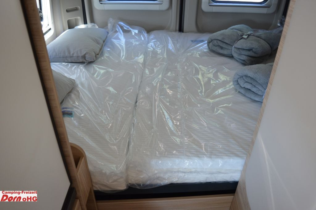 Kempingautó Knaus BoxStar 600 Street 60 Years Mit Zusatzausstattun: 9 kép. Kempingautó Knaus BoxStar 600 Street 60 Years Mit Zusatzausstattun: 9 kép.