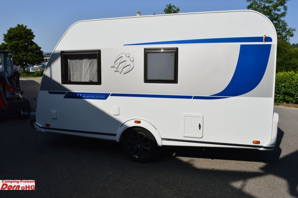 Knaus Sport 400 LK Silver Selection Auflastung 1500 - Lakókocsi: 4 kép. Knaus Sport 400 LK Silver Selection Auflastung 1500 - Lakókocsi: 4 kép.