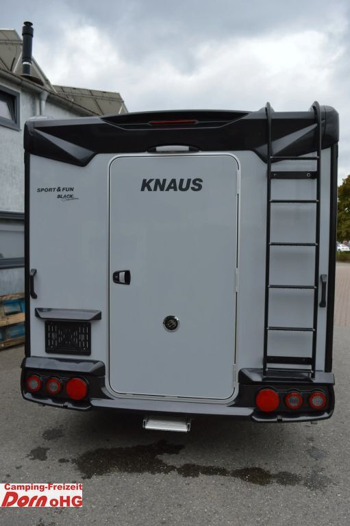 Knaus Sport&Fun 480 QL Black Selection Auflastung 1700 - Lakókocsi: 4 kép. Knaus Sport&Fun 480 QL Black Selection Auflastung 1700 - Lakókocsi: 4 kép.