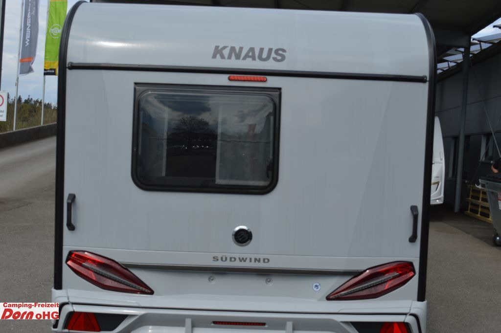 Knaus Südwind 500 UF 60 YEARS Alde Warmwasserheizung - Lakókocsi: 3 kép. Knaus Südwind 500 UF 60 YEARS Alde Warmwasserheizung - Lakókocsi: 3 kép.