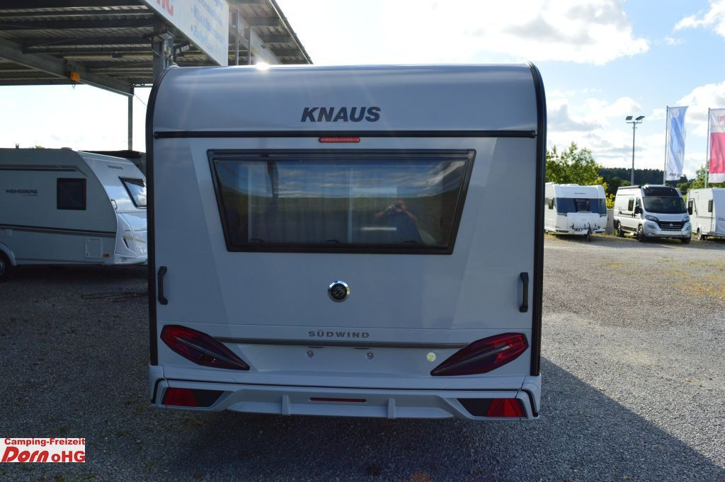 Knaus Südwind 540 UE 60 YEARS Elektrische Fußbodenerwä - Lakókocsi: 4 kép. Knaus Südwind 540 UE 60 YEARS Elektrische Fußbodenerwä - Lakókocsi: 4 kép.