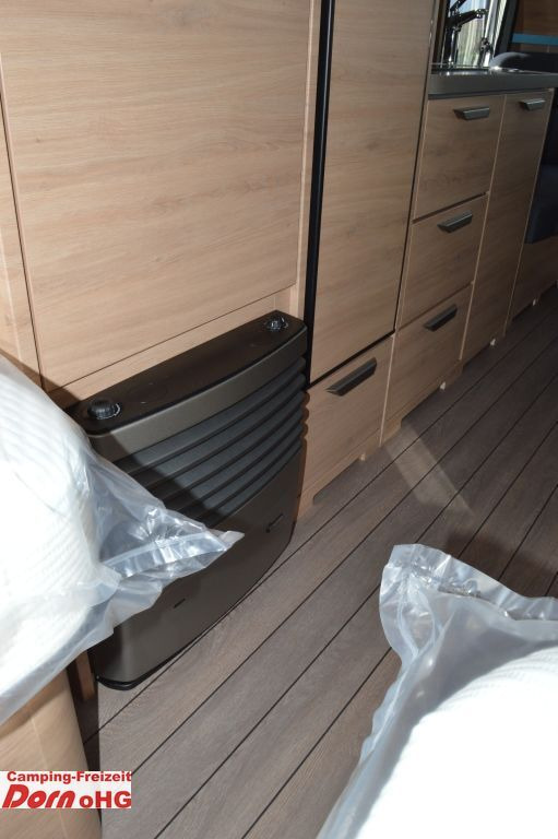 Lakókocsi Knaus Südwind 540 UE Black Selection Elektrische Fußbo: 14 kép. Lakókocsi Knaus Südwind 540 UE Black Selection Elektrische Fußbo: 14 kép.