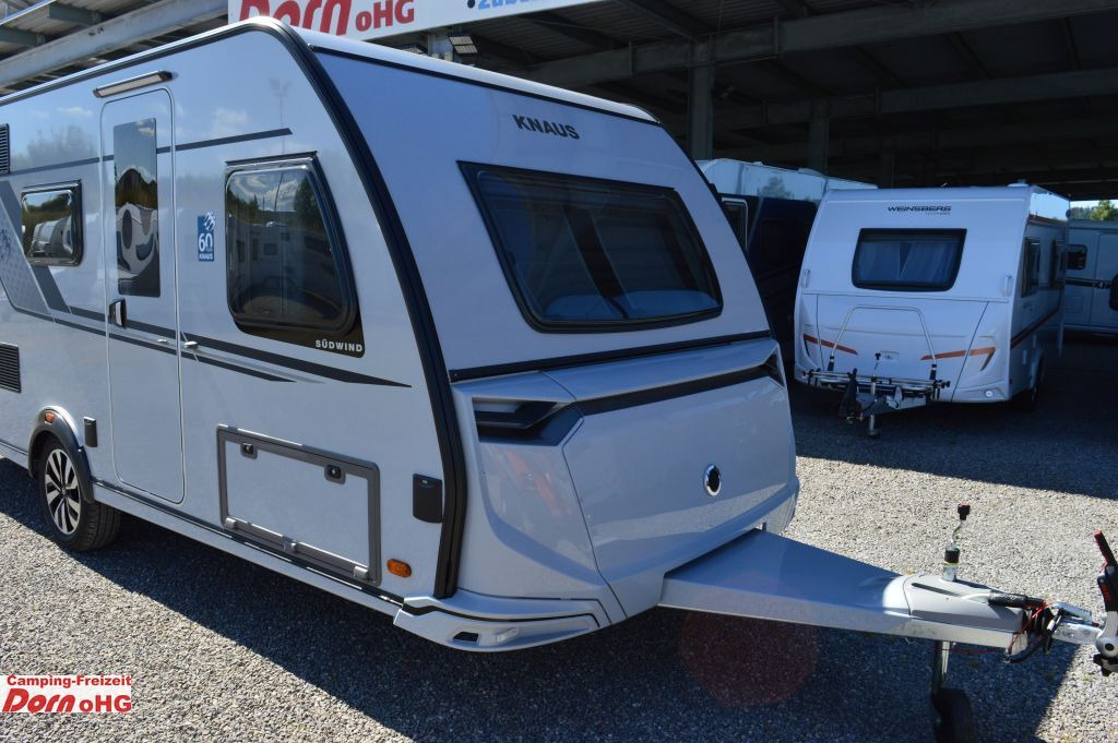 Knaus Südwind 580 QS 60 YEARS Kühlschrank 177l - Lakókocsi: 3 kép. Knaus Südwind 580 QS 60 YEARS Kühlschrank 177l - Lakókocsi: 3 kép.