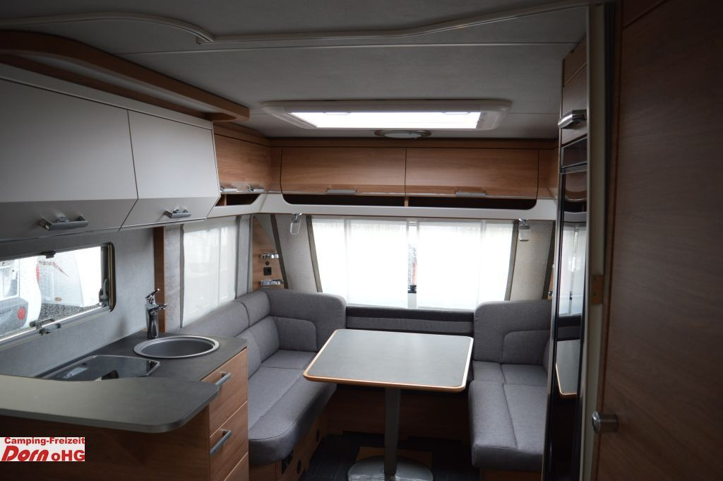 Tabbert Da Vinci 560 HTD 2,5 Viel Ausstattung - Lakókocsi: 5 kép. Tabbert Da Vinci 560 HTD 2,5 Viel Ausstattung - Lakókocsi: 5 kép.