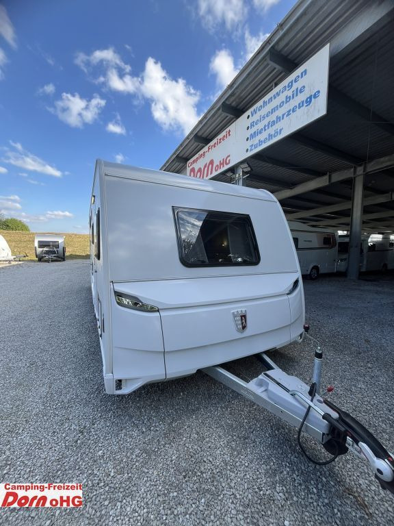 Tabbert Senara 620 DMK 2,5 elektrische Fußbodenerwärmung Tabbert Senara 620 DMK 2,5 elektrische Fußbodenerwärmung - Lakókocsi: 3 kép. Tabbert Senara 620 DMK 2,5 elektrische Fußbodenerwärmung Tabbert Senara 620 DMK 2,5 elektrische Fußbodenerwärmung - Lakókocsi: 3 kép.