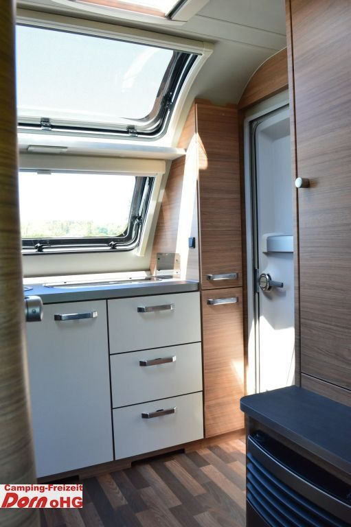 Lakókocsi Weinsberg CaraOne 390 PUH ATC: 11 kép.