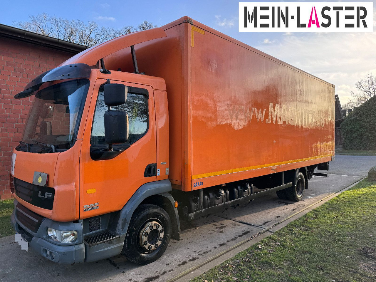DAF A45 LF 250 Ladeborwand AHK Vorrüstung - Dobozos felépítményű teherautó: 2 kép. DAF A45 LF 250 Ladeborwand AHK Vorrüstung - Dobozos felépítményű teherautó: 2 kép.