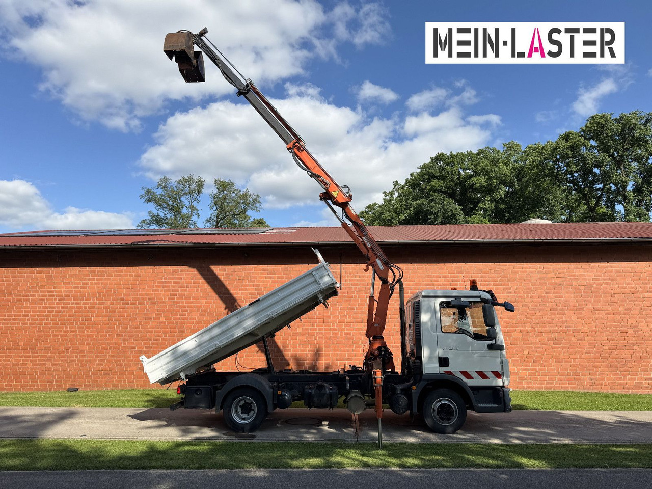 MAN TGL 8.150 3 S-Kipper Atlas 75 10m -1t. Funk FB - Billenőplatós kisteherautó: 2 kép. MAN TGL 8.150 3 S-Kipper Atlas 75 10m -1t. Funk FB - Billenőplatós kisteherautó: 2 kép.