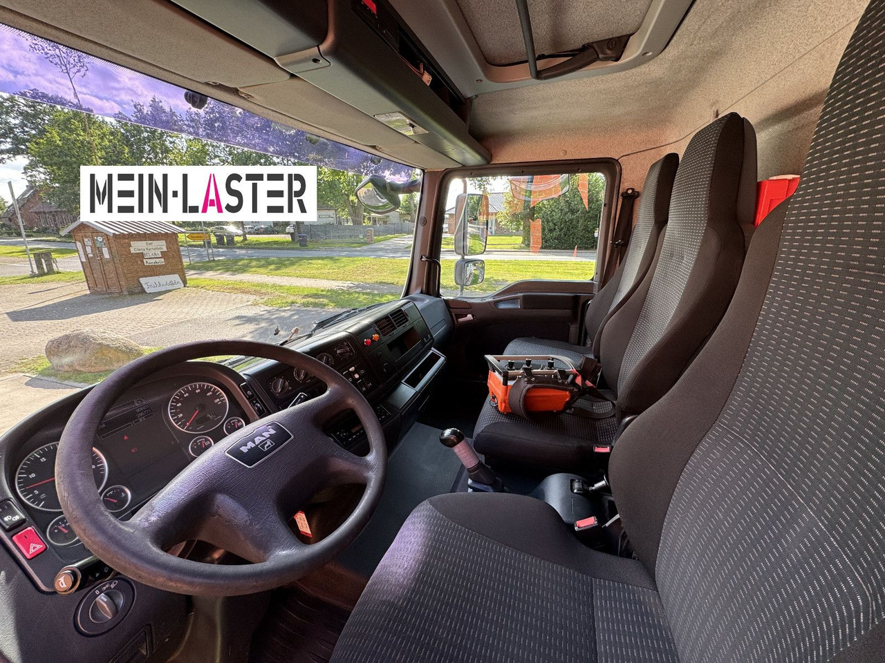 Billenőplatós kisteherautó MAN TGL 8.150 3 S-Kipper Atlas 75 10m -1t.  Funk FB: 13 kép.