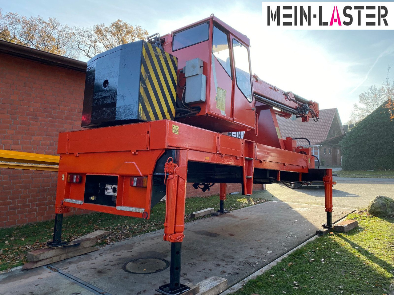 Mercedes-Benz Palfinger PK 680 TK 26,7 m-max.2.410 kg -Funk FB - Darus autó: 2 kép. Mercedes-Benz Palfinger PK 680 TK 26,7 m-max.2.410 kg -Funk FB - Darus autó: 2 kép.