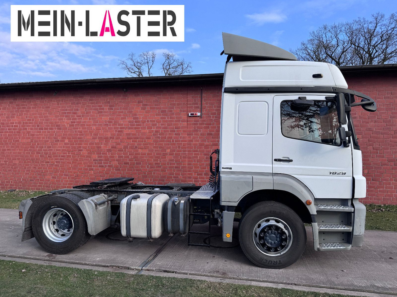Mercedes-Benz Axor 1829 nur 170.070 km Bett Klima - Nyergesvontató: 3 kép. Mercedes-Benz Axor 1829 nur 170.070 km Bett Klima - Nyergesvontató: 3 kép.