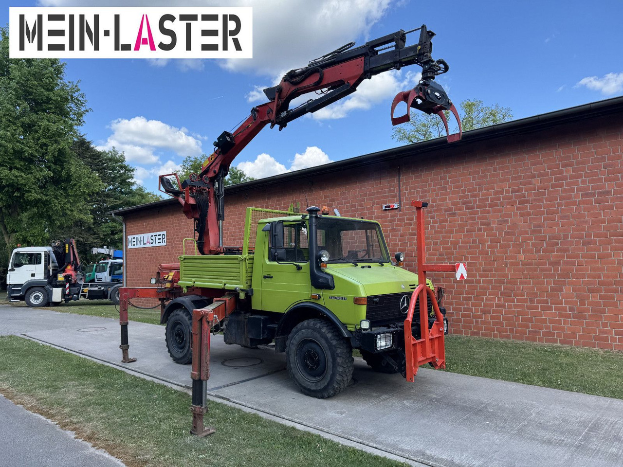 Unimog U 1650 PK 10500 Kran 15 m max. 3,9 t Seilwinde - Darus autó: 2 kép. Unimog U 1650 PK 10500 Kran 15 m max. 3,9 t Seilwinde - Darus autó: 2 kép.